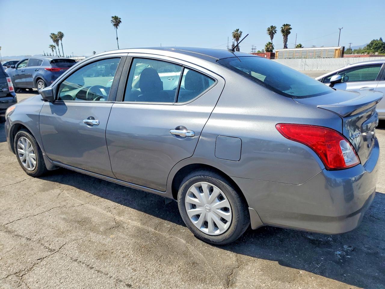 2018 Nissan Versa Sv - Image 2