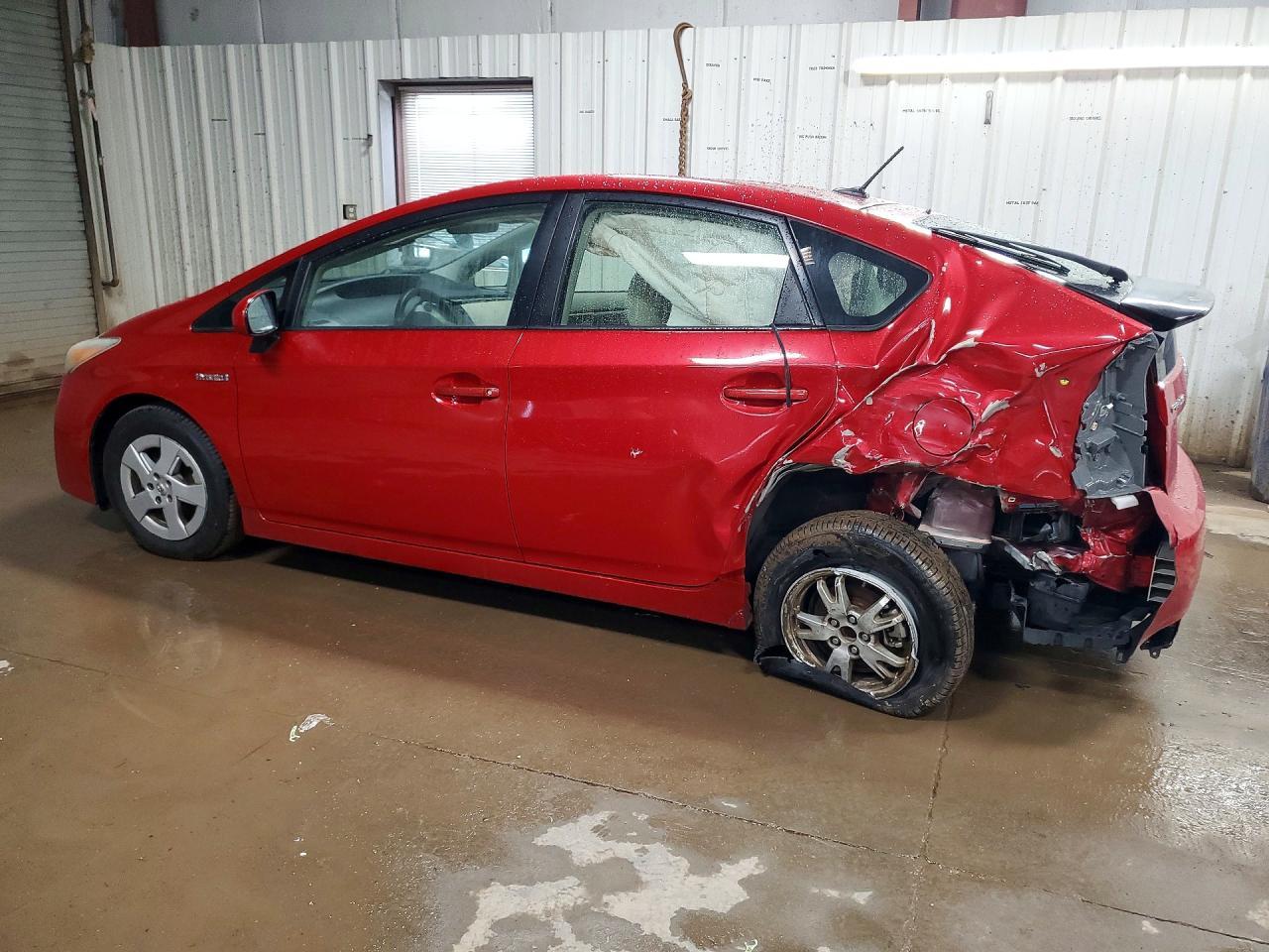 2011 Toyota Prius Two - Фото 2