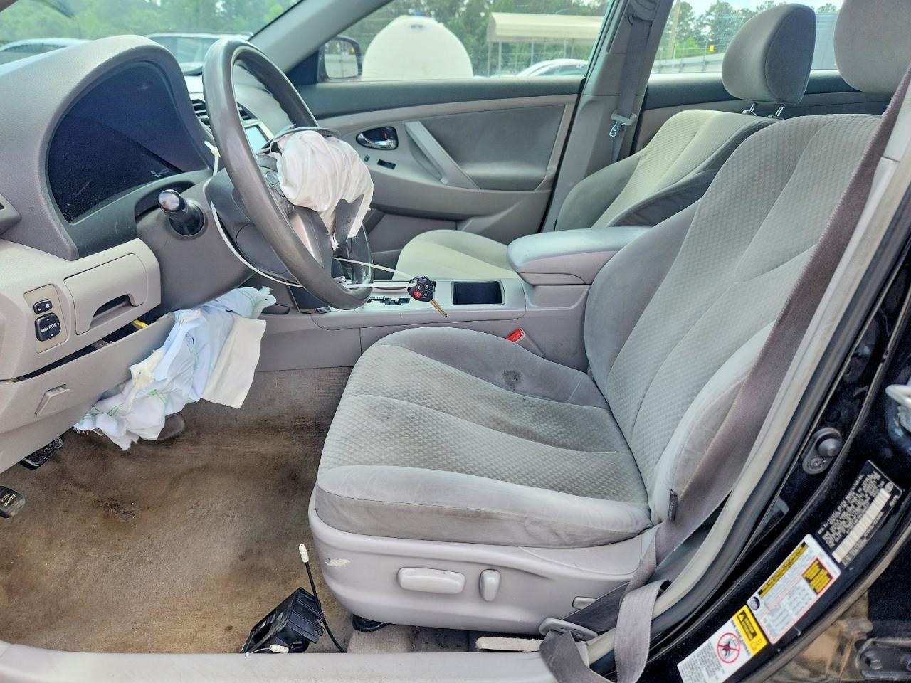 2009 Toyota Camry Le - Image 7