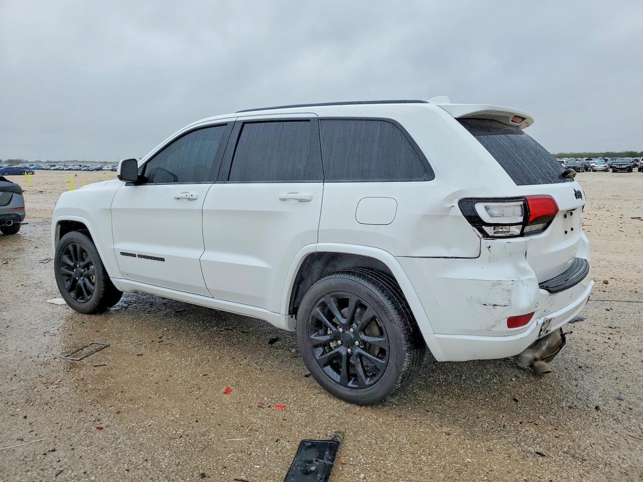 2021 Jeep Grand Cherokee Laredo - Фото 2