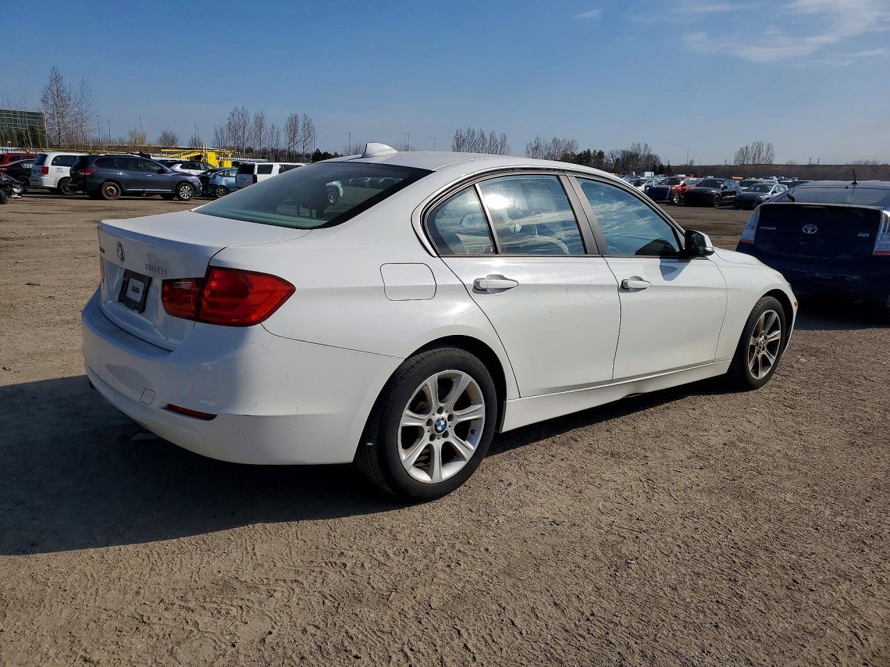 2014 BMW 320 I xDrive - Фото 3