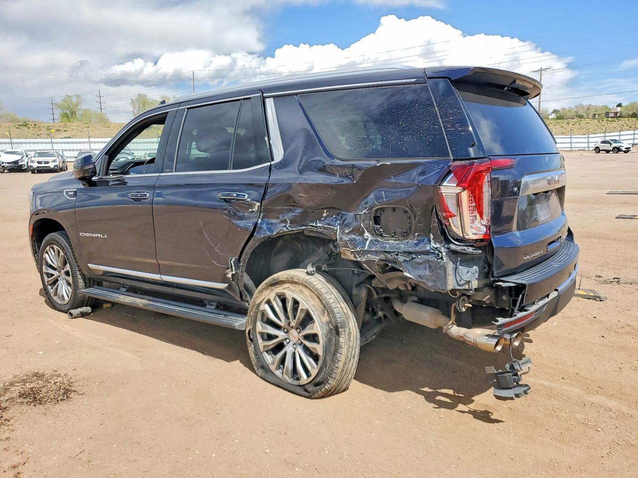2021 GMC Yukon Denali - Фото 2