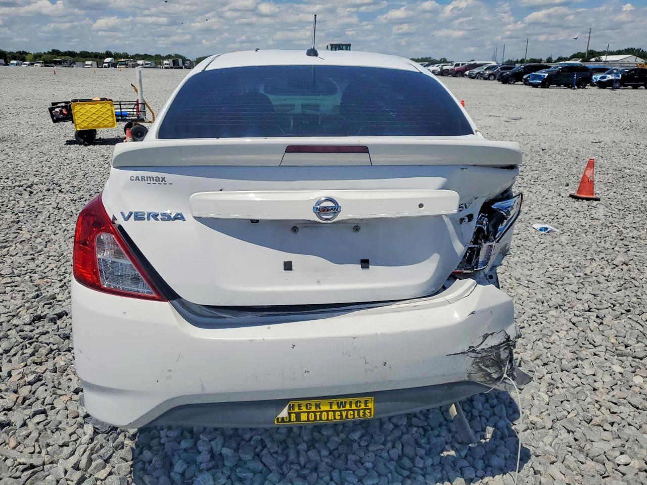 2018 Nissan Versa Sv - Image 6