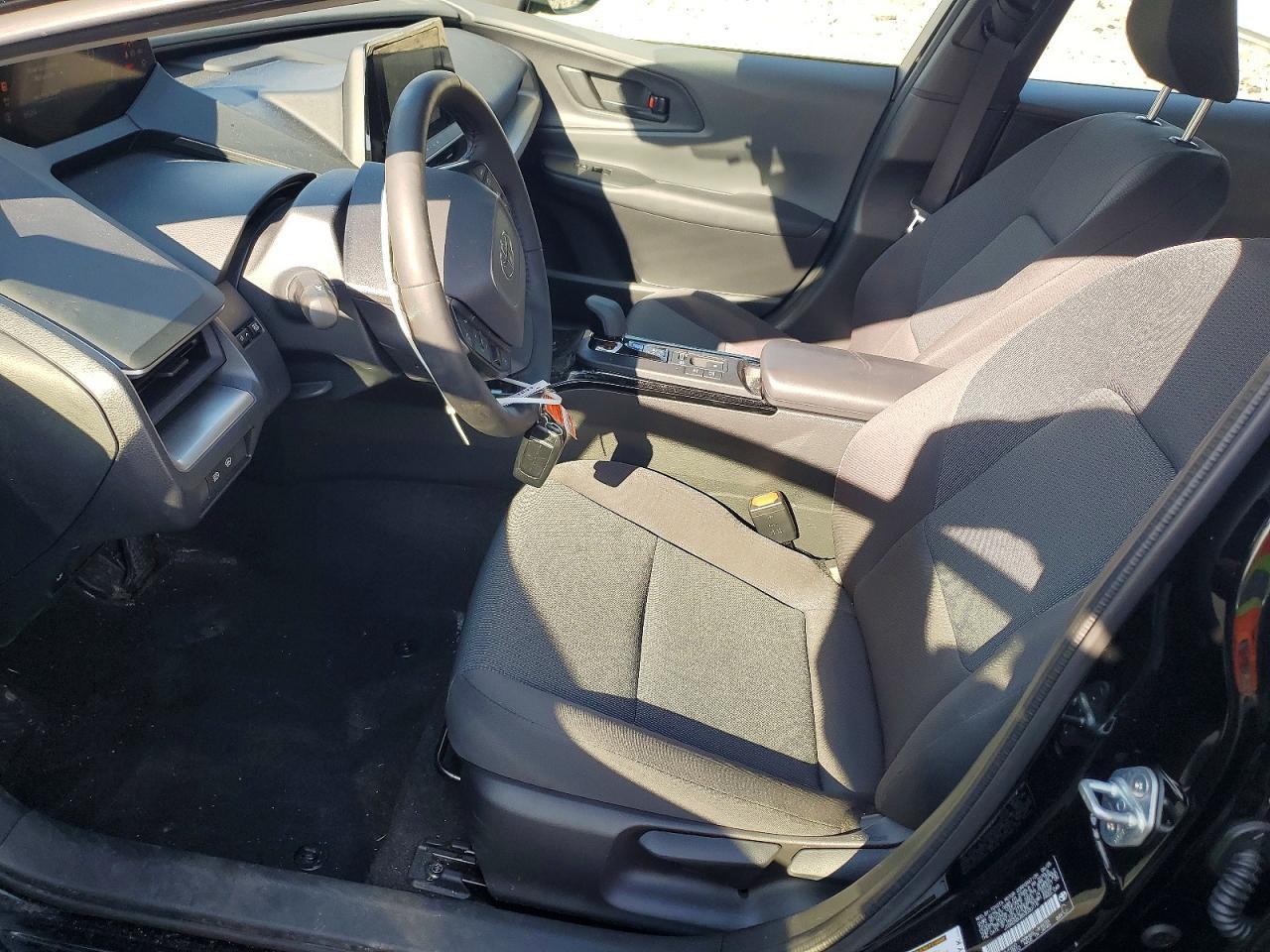 2025 Toyota Prius - Фото 7