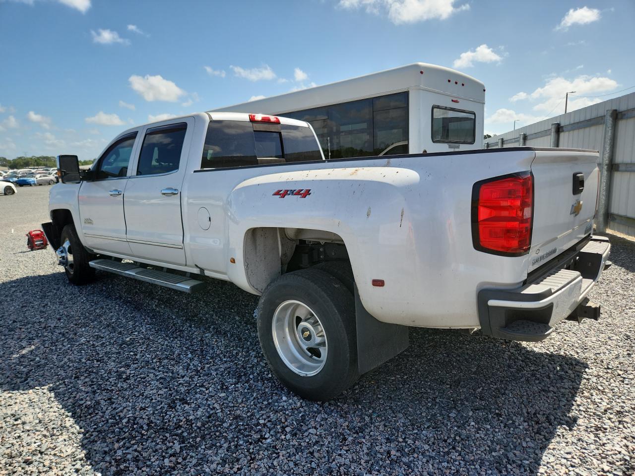 2019 Chevrolet 3500 Hd - Фото 2