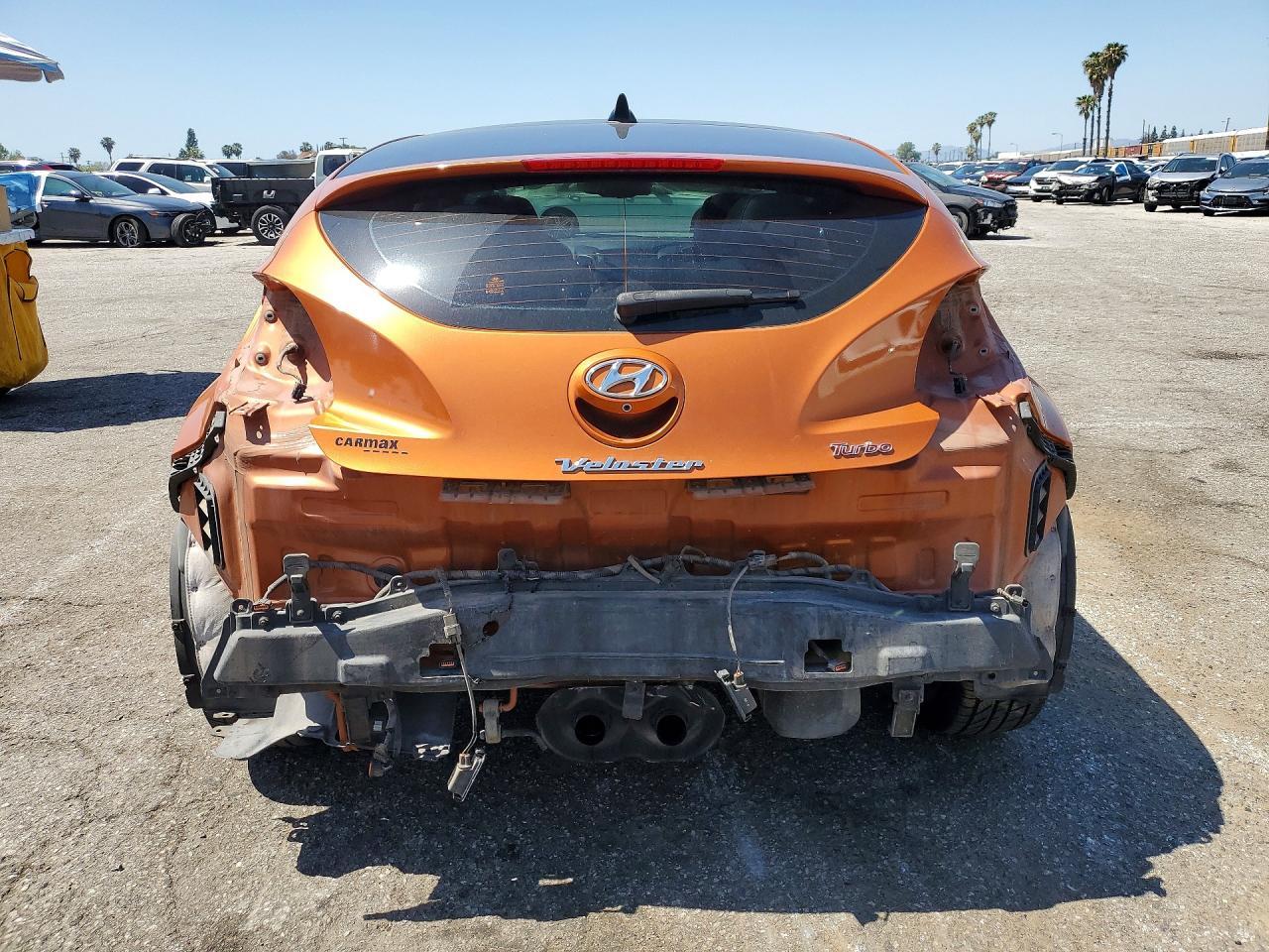 2016 Hyundai Veloster Turbo - Image 6