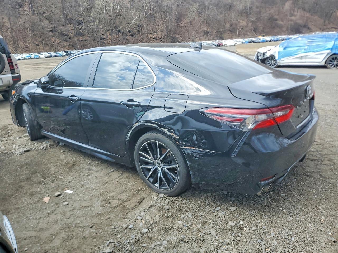 2023 Toyota Camry Fwd Hybrid 4D Se - Image 2