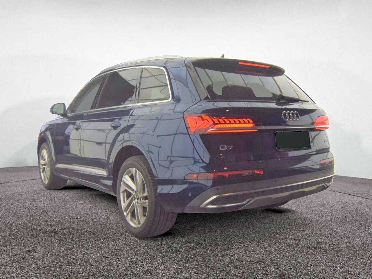 2022 Audi Q7 Premium Plus - Image 3