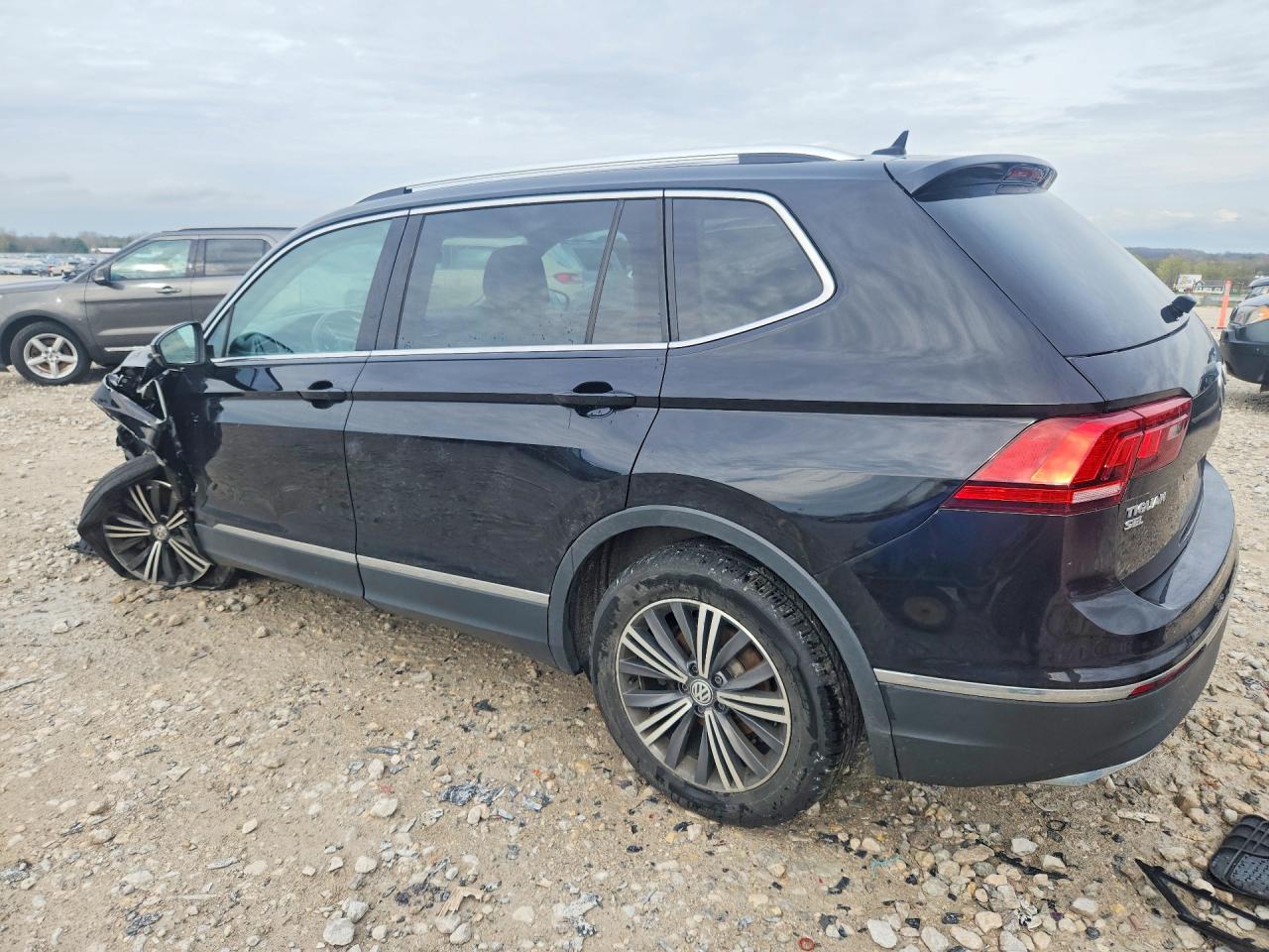 2018 Volkswagen Tiguan Se - Фото 2
