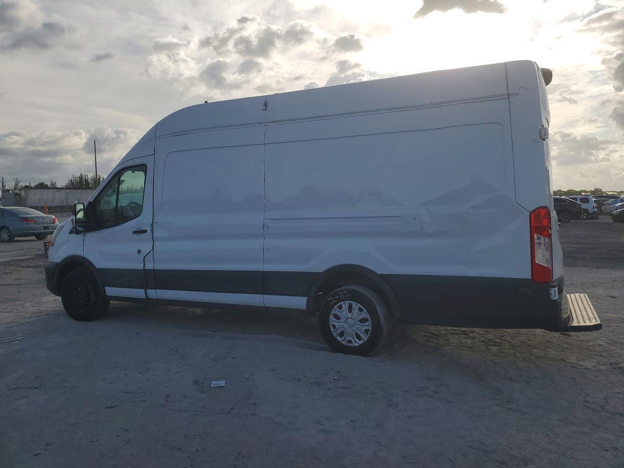 2022 Ford Transit 350 Delivery Van - Фото 2
