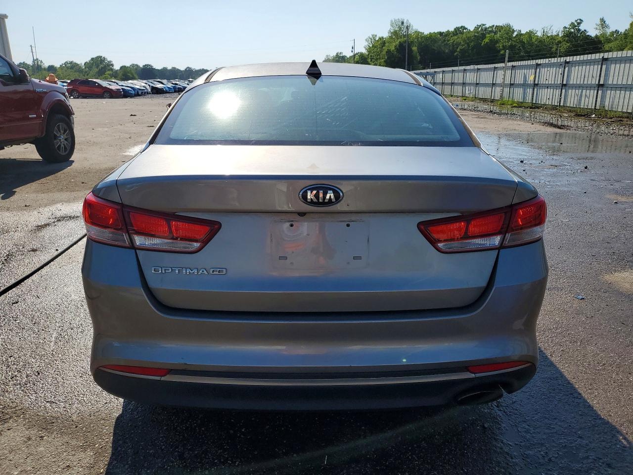2017 Kia Optima Lx - Фото 6