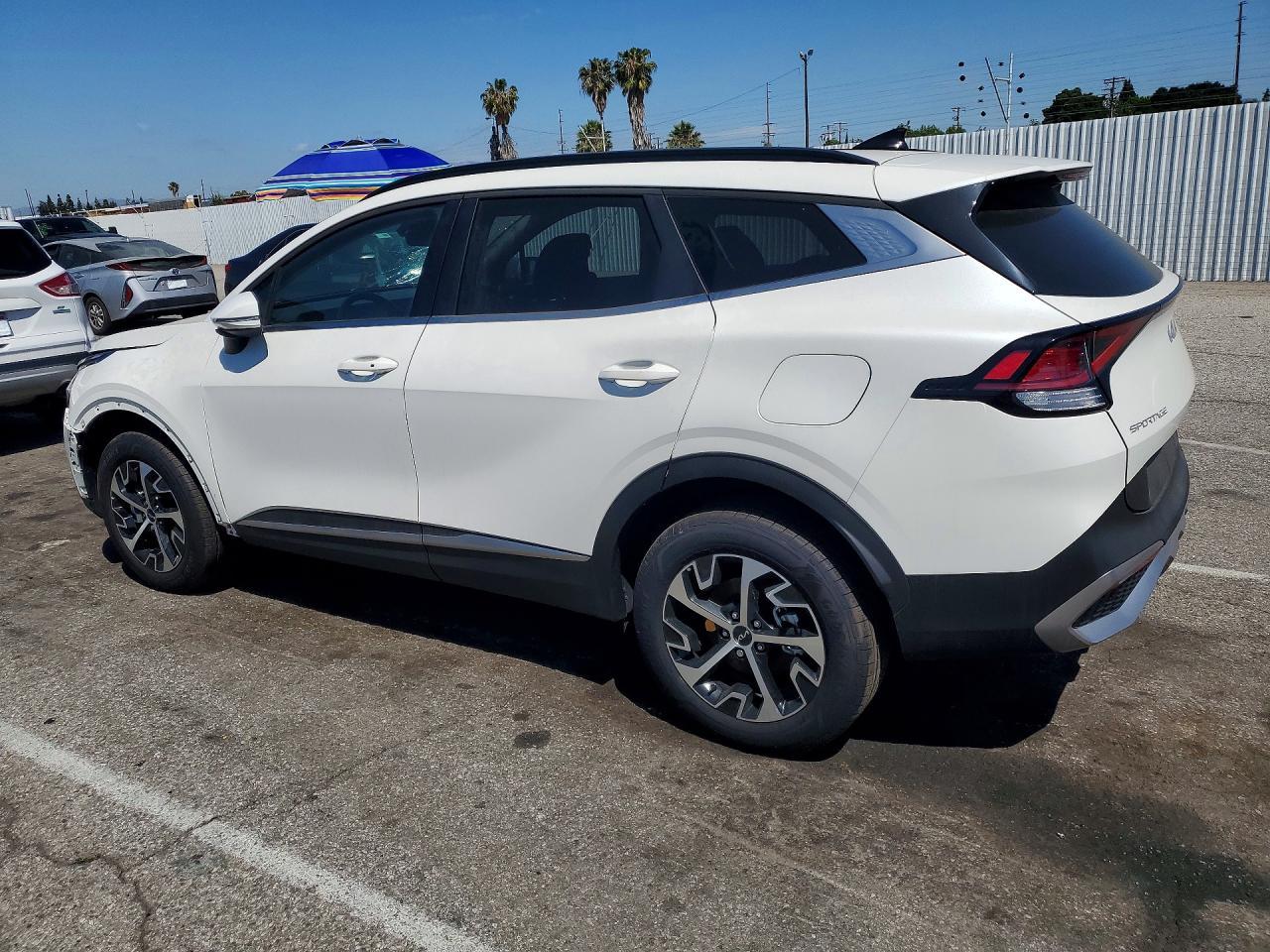 2025 Kia Sportage Ex - Image 2