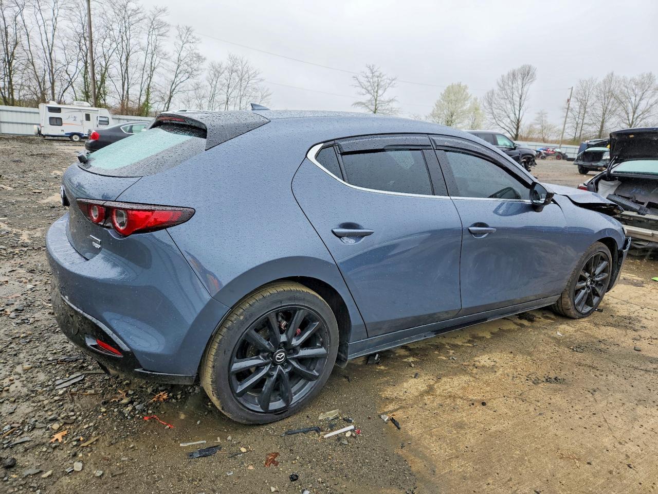 2022 Mazda 3 - Фото 3