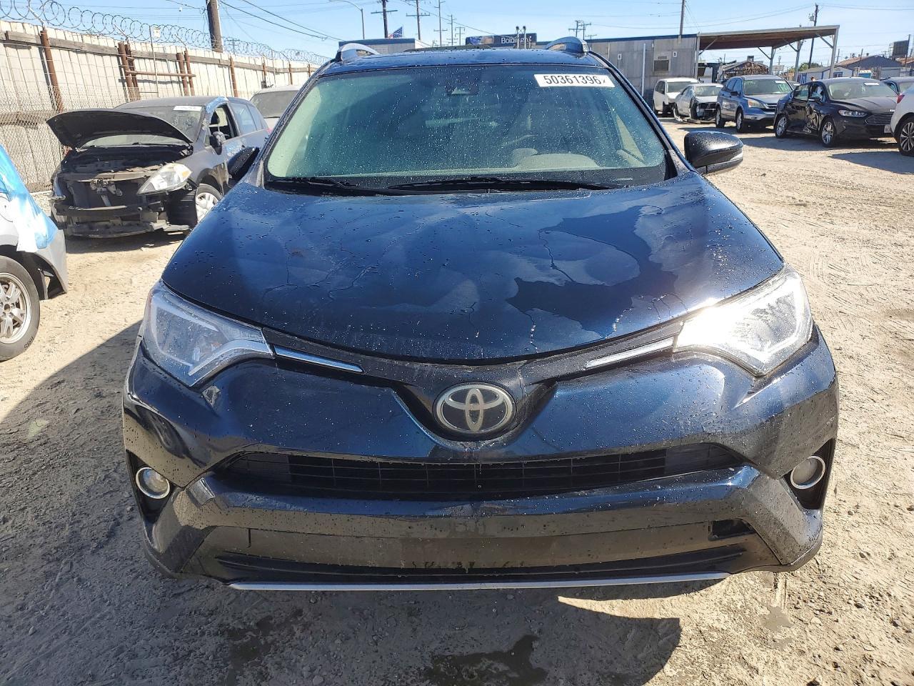 2017 Toyota Rav4 Xle - Image 5