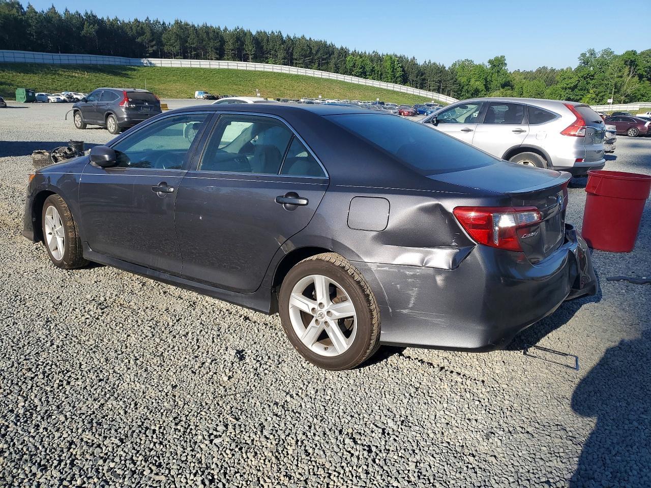 2013 Toyota Camry Se - Фото 2