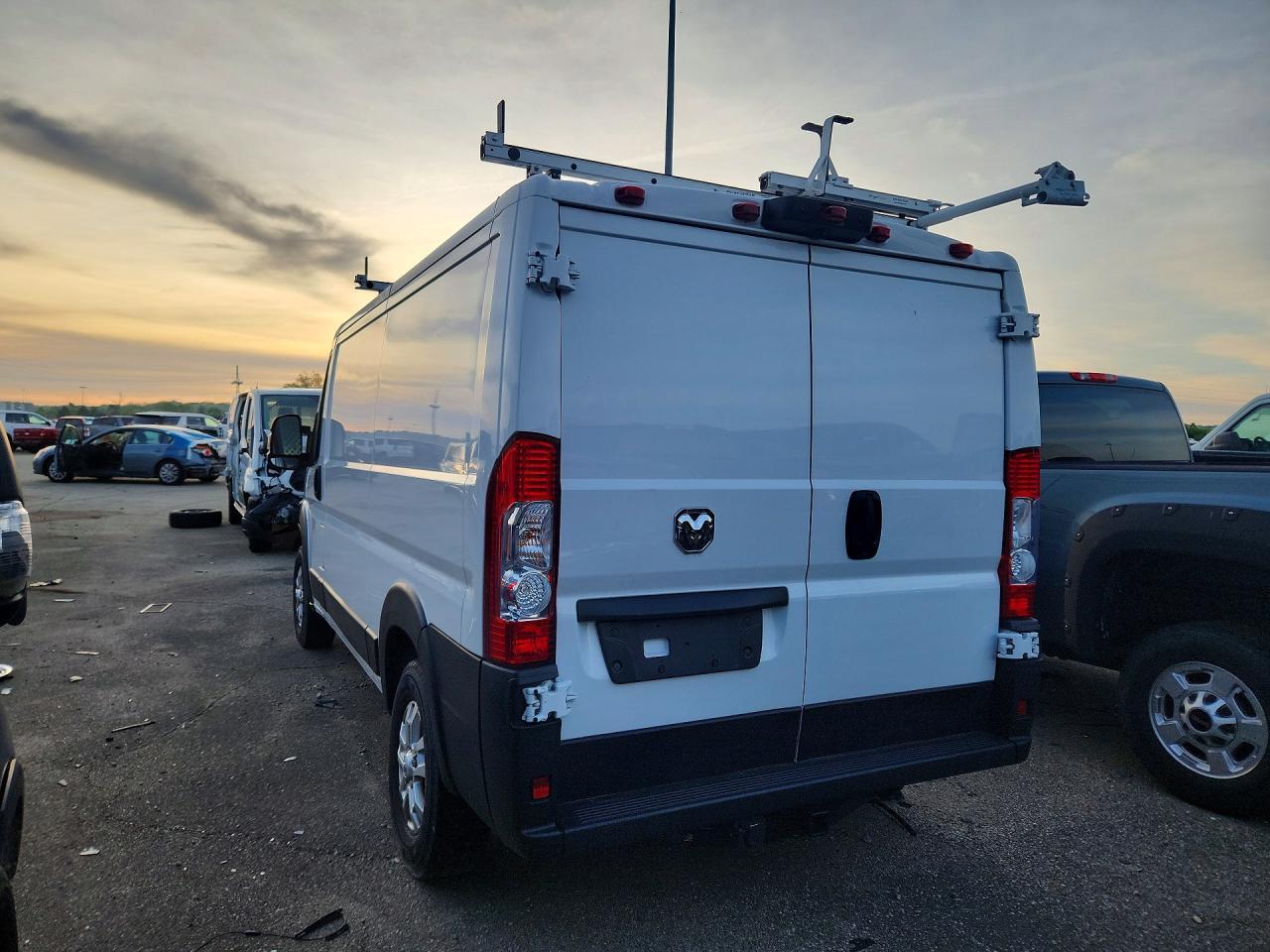 2023 Ram Promaster 2500 Delivery Van - Фото 2