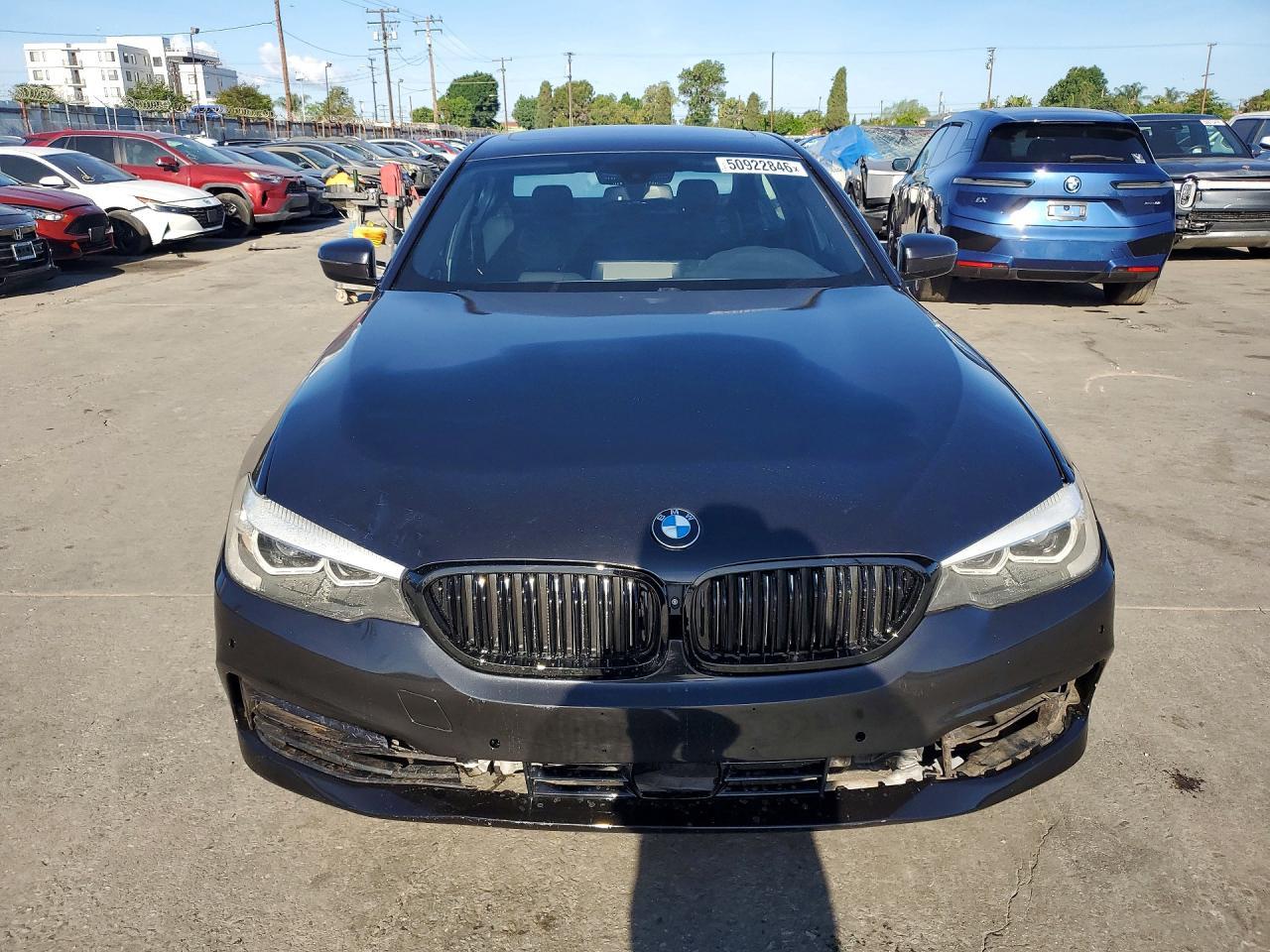 2020 BMW 530 I - Фото 5