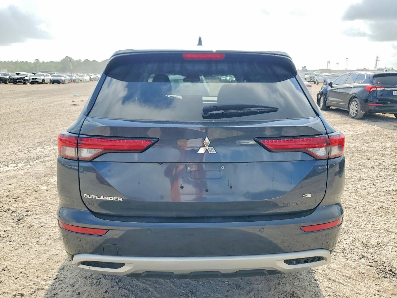 2024 Mitsubishi Outlander Se - Image 6