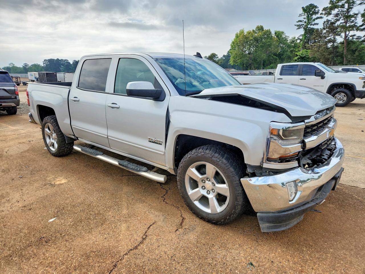 2017 Chevrolet Silverado C1500 Lt - Image 4