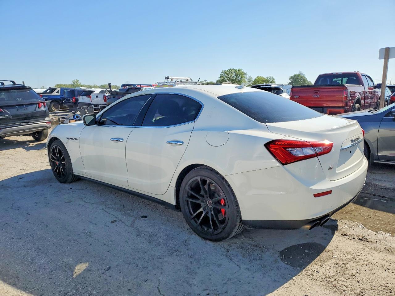 2016 Maserati Ghibli S - Image 2