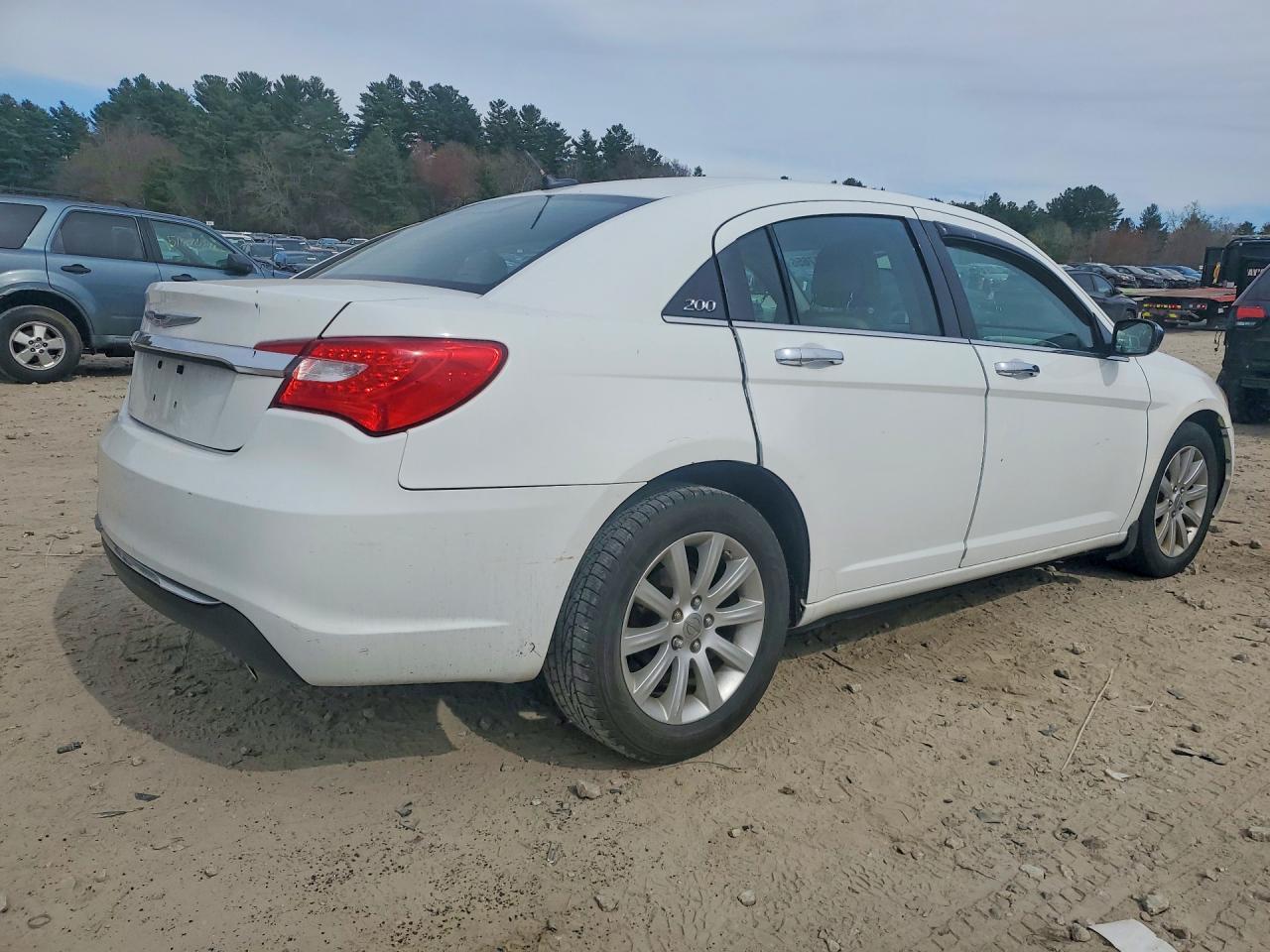 2014 Chrysler 200 Limited - Фото 3