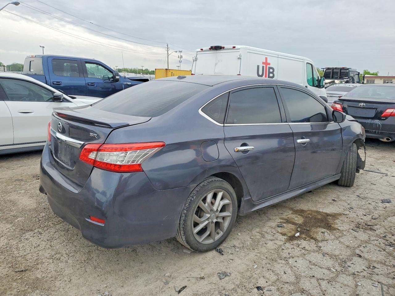 2015 Nissan Sentra - Image 3