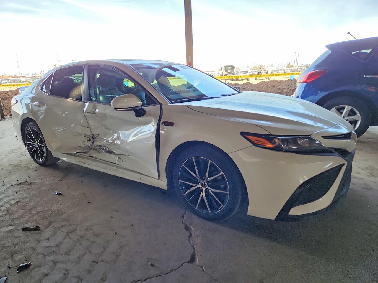 2022 Toyota Camry Se - Фото 4