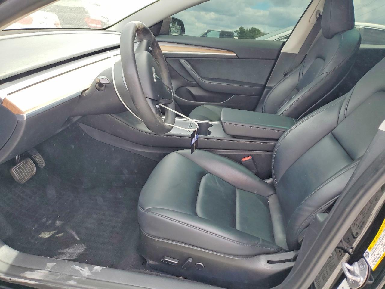 2023 Tesla Model 3 - Image 7