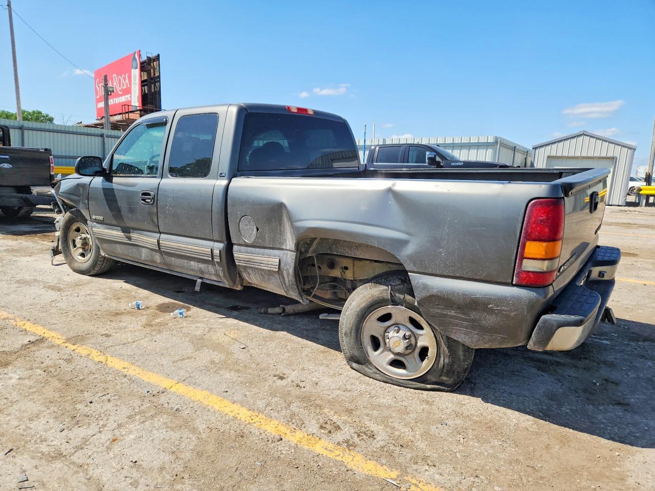 2002 Chevrolet Silverado C1500 - Image 2