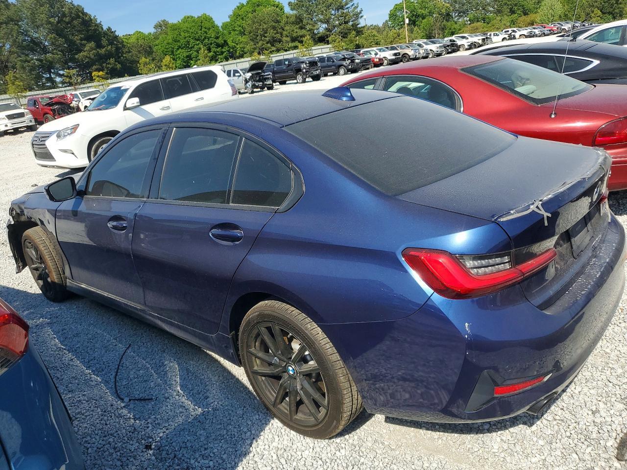 2019 BMW 330Xi - Фото 2