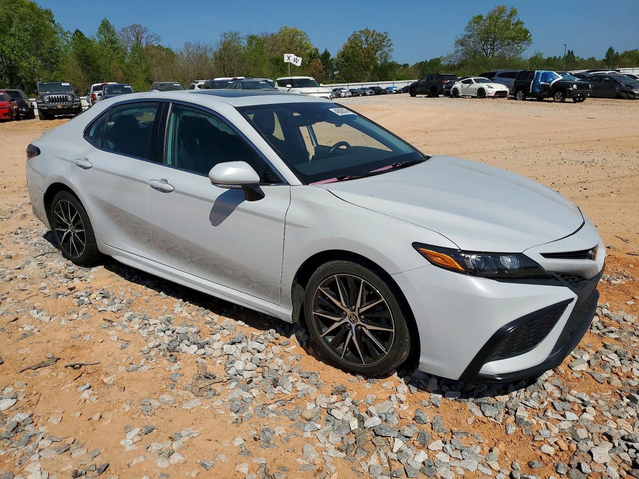 2023 Toyota Camry Se - Image 4