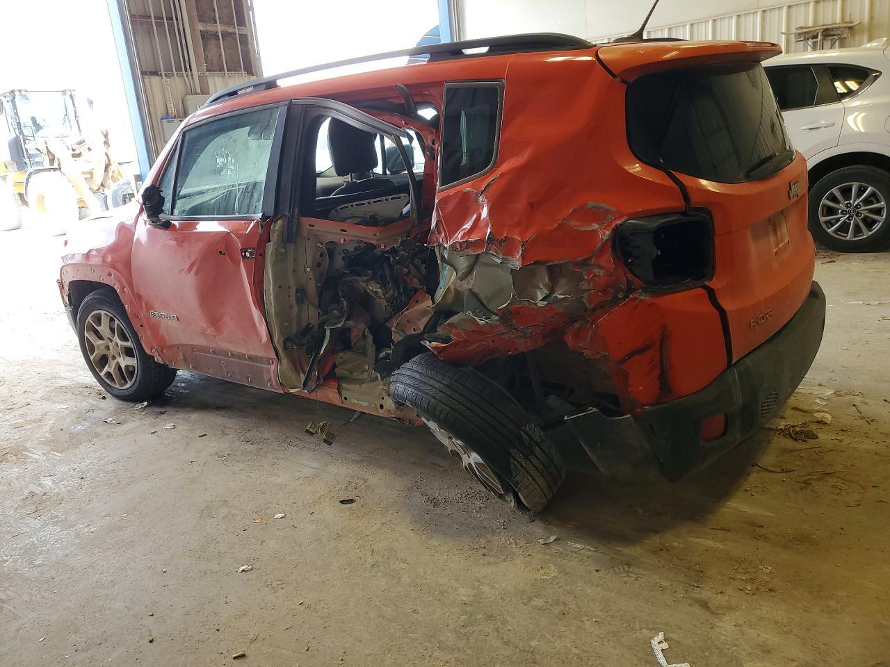 2015 Jeep Renegade Latitude - Фото 2