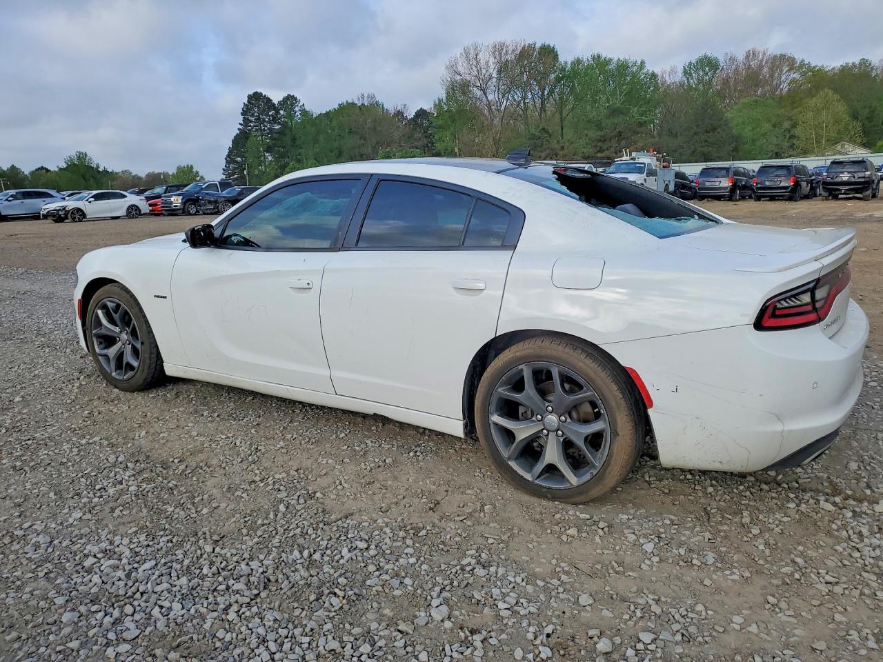 2015 Dodge Charger R - Image 2