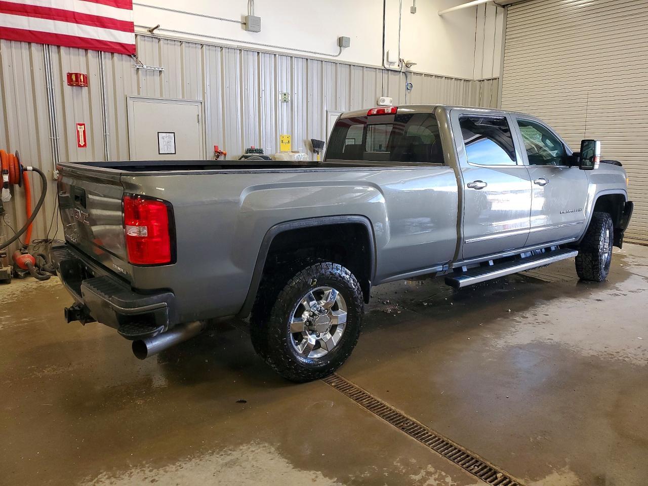 2017 GMC Sierra K3500 Denali - Фото 3