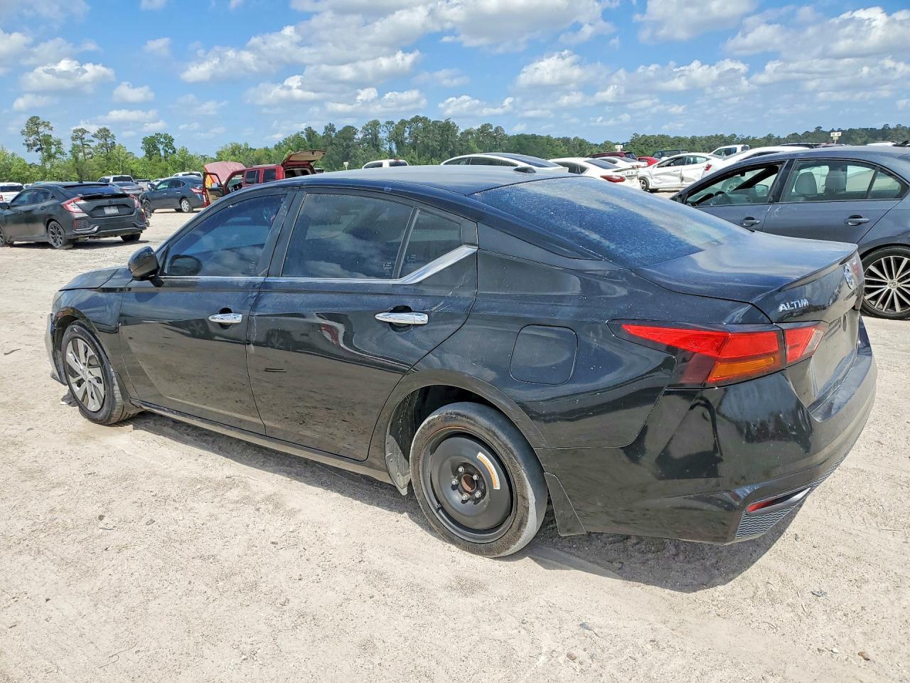 2020 Nissan Altima 2.5 S - Фото 2