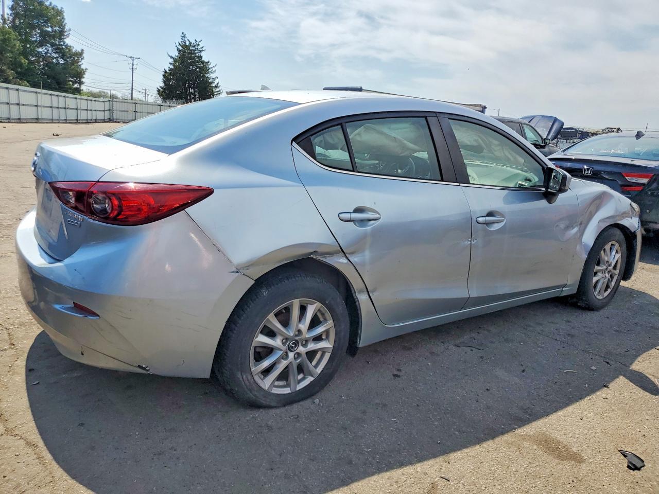 2018 Mazda 3 Sport - Image 3