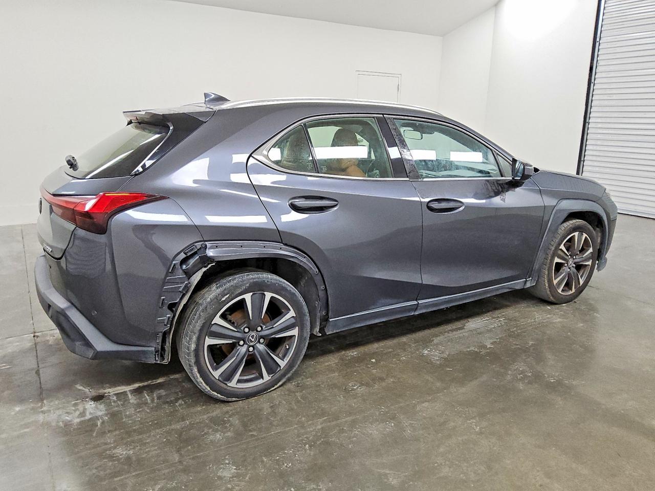 2022 Lexus Ux 200 Base - Image 3