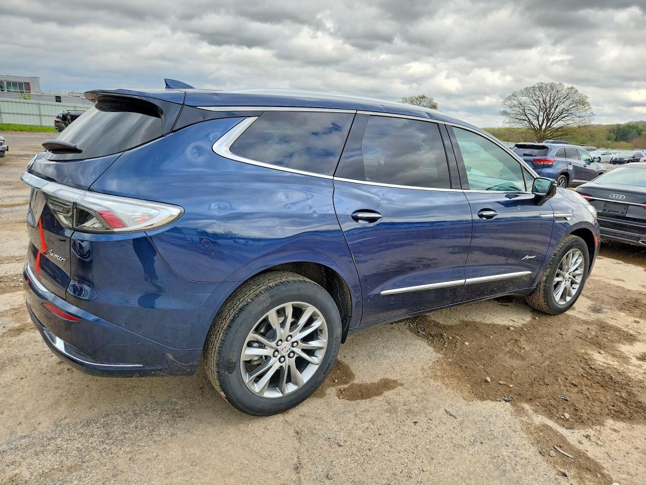 2023 Buick Enclave Avenir - Фото 3