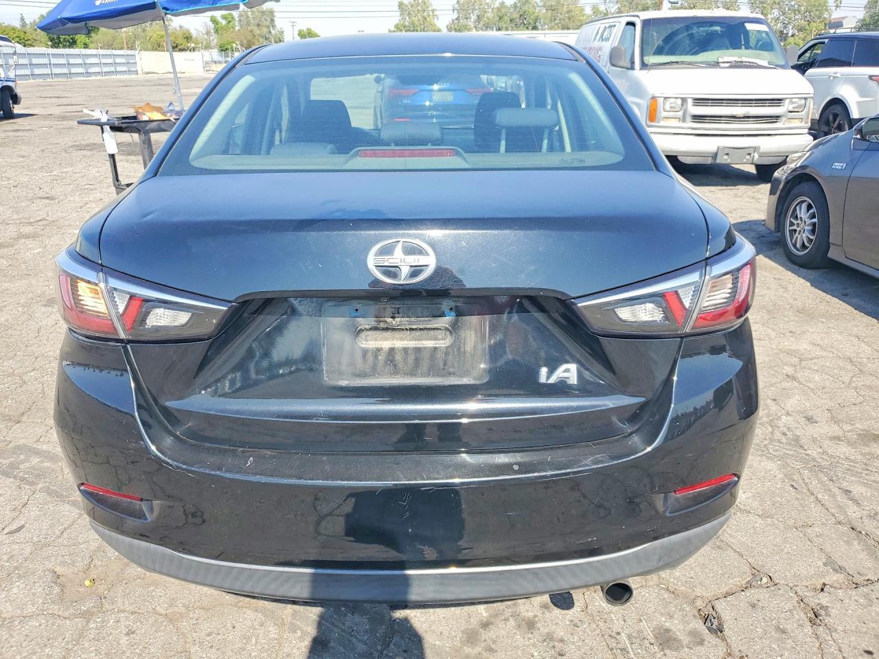 2016 Scion Ia - Фото 6