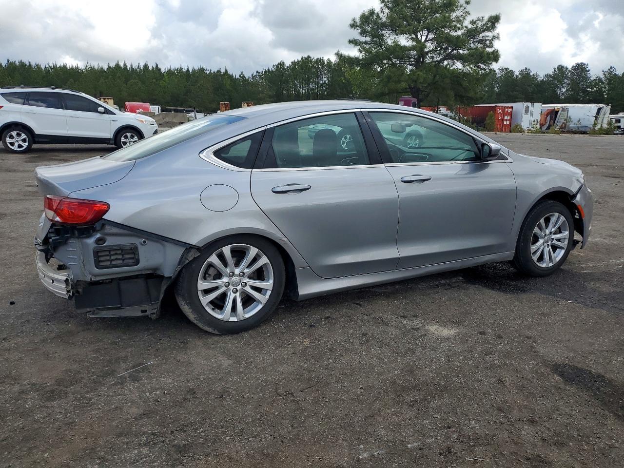2015 Chrysler 200 Limited - Фото 3