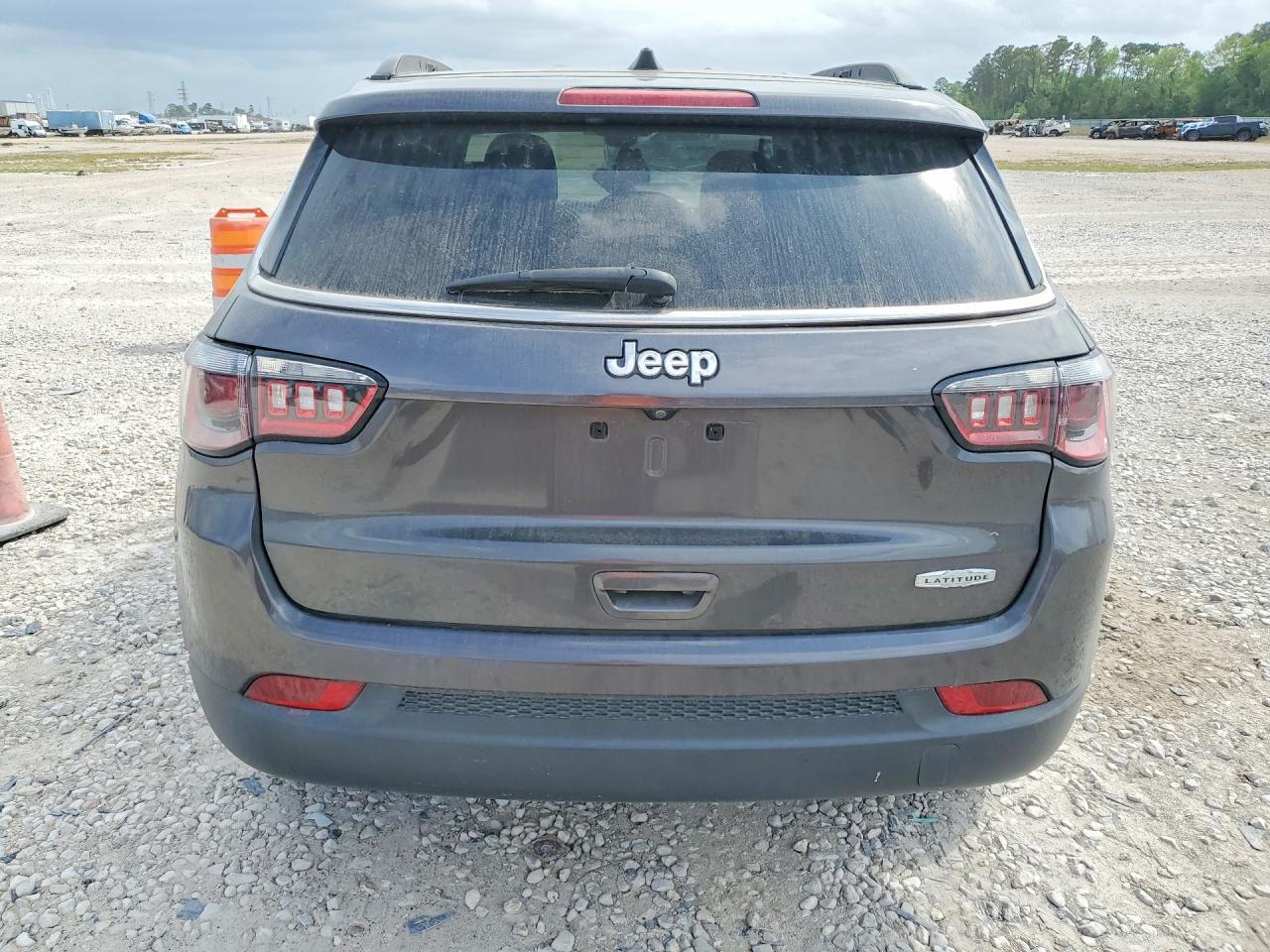 2021 Jeep Compass Latitude - Image 6