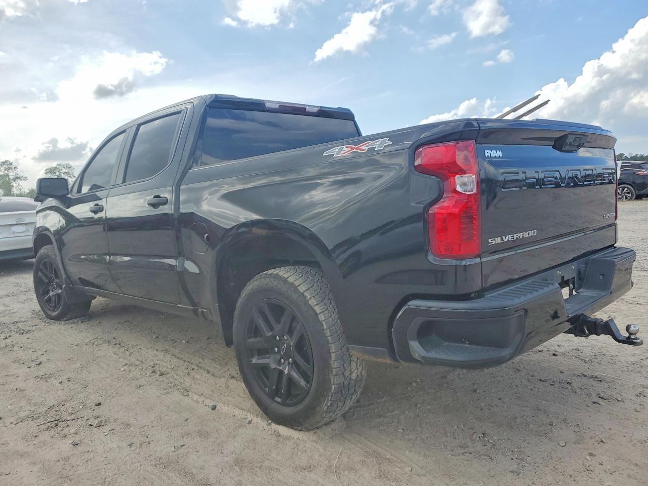 2023 Chevrolet Silverado K1500 Custom - Фото 2