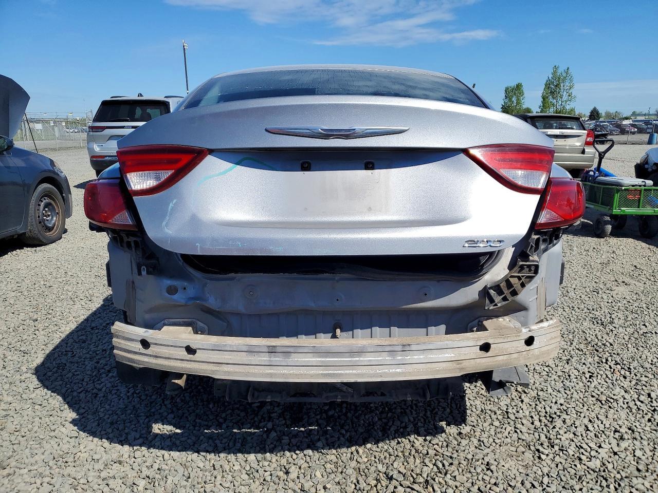 2015 Chrysler 200 Limited - Image 6