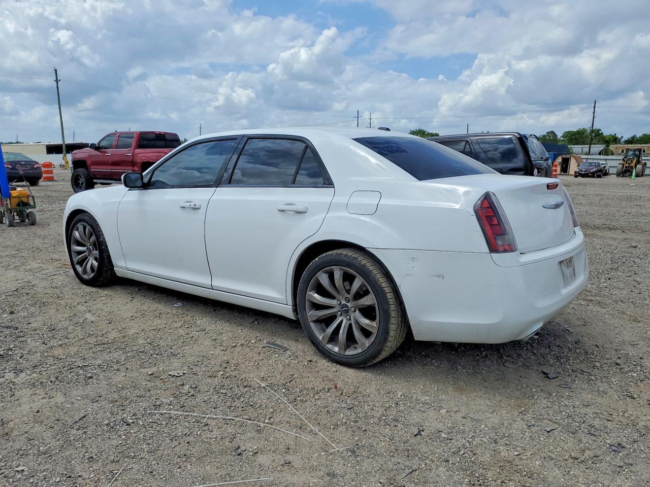 2014 Chrysler 300 - Фото 2