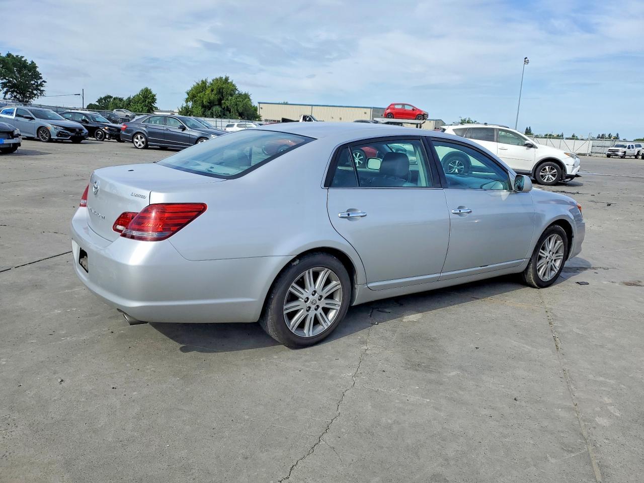 2008 Toyota Avalon Limited - Фото 3