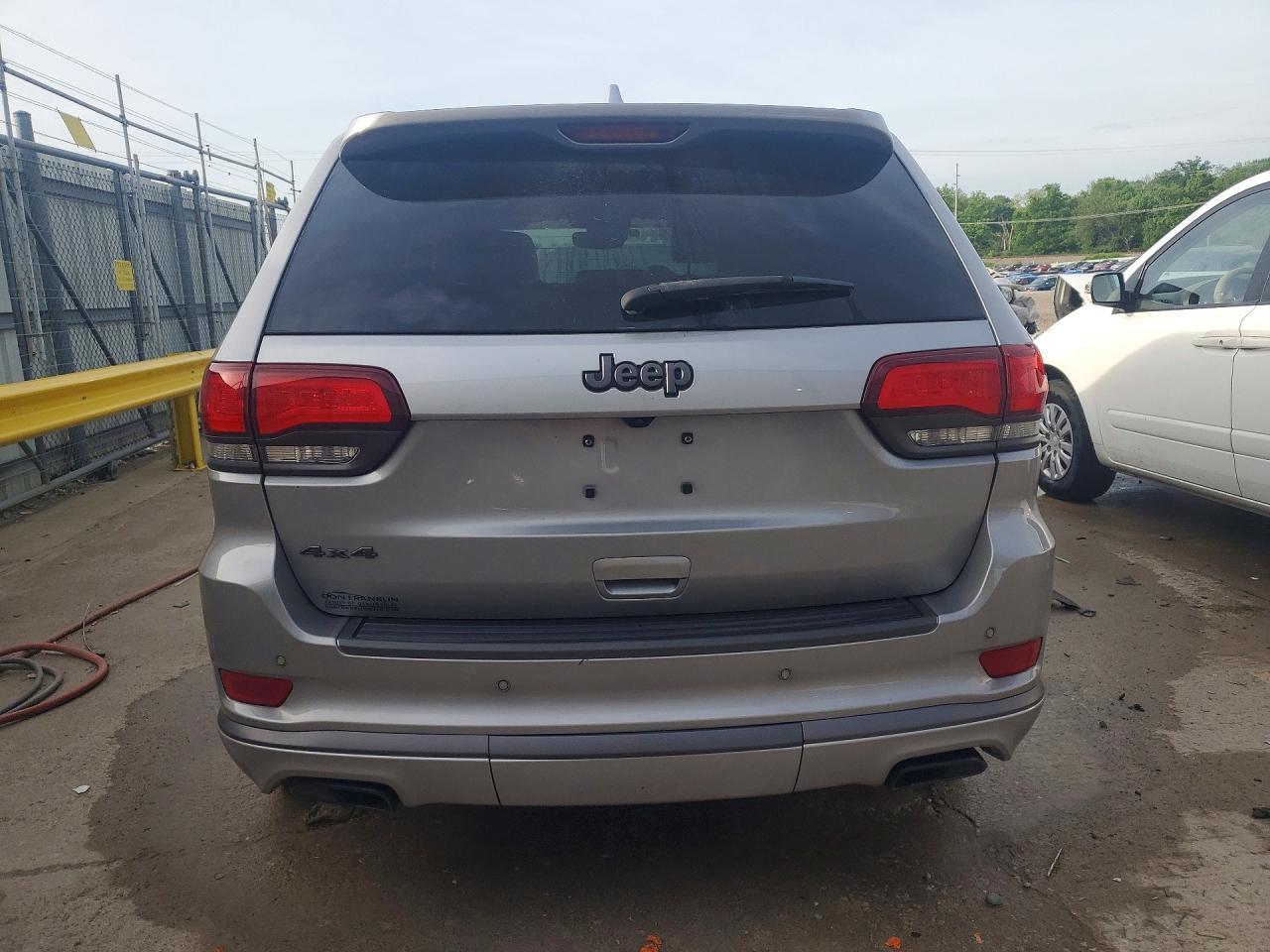 2020 Jeep Grand Cherokee Overland - Image 6