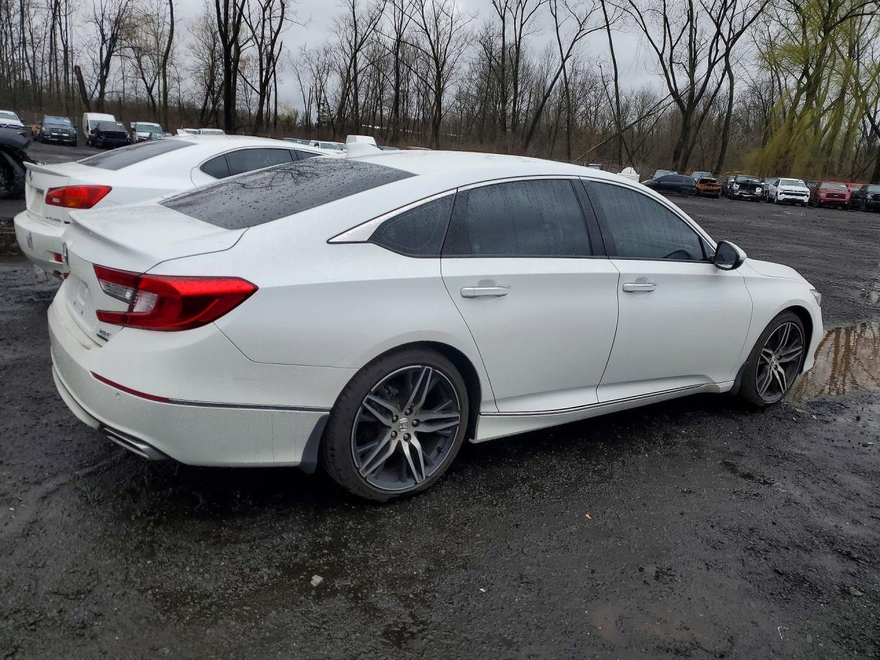 2022 Honda Accord Touring - Image 3