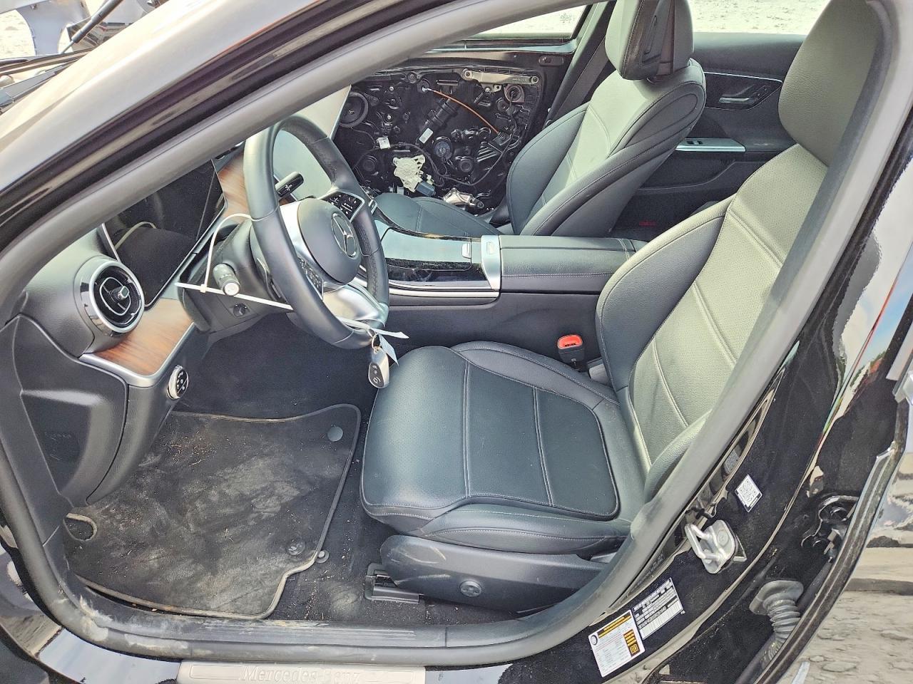 2025 Mercedes-Benz C 300 - Image 7