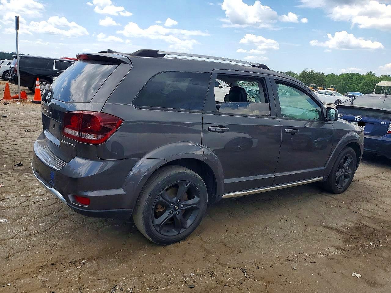 2019 Dodge Journey Crossroad - Image 3