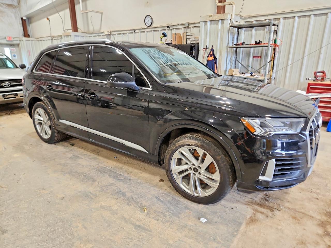 2022 Audi Q7 Premium Plus - Image 4